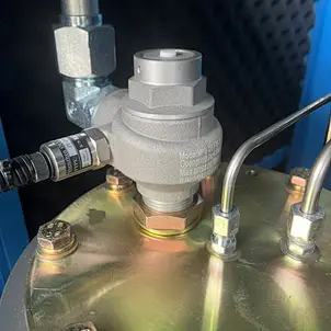 screw air compressor with dryer